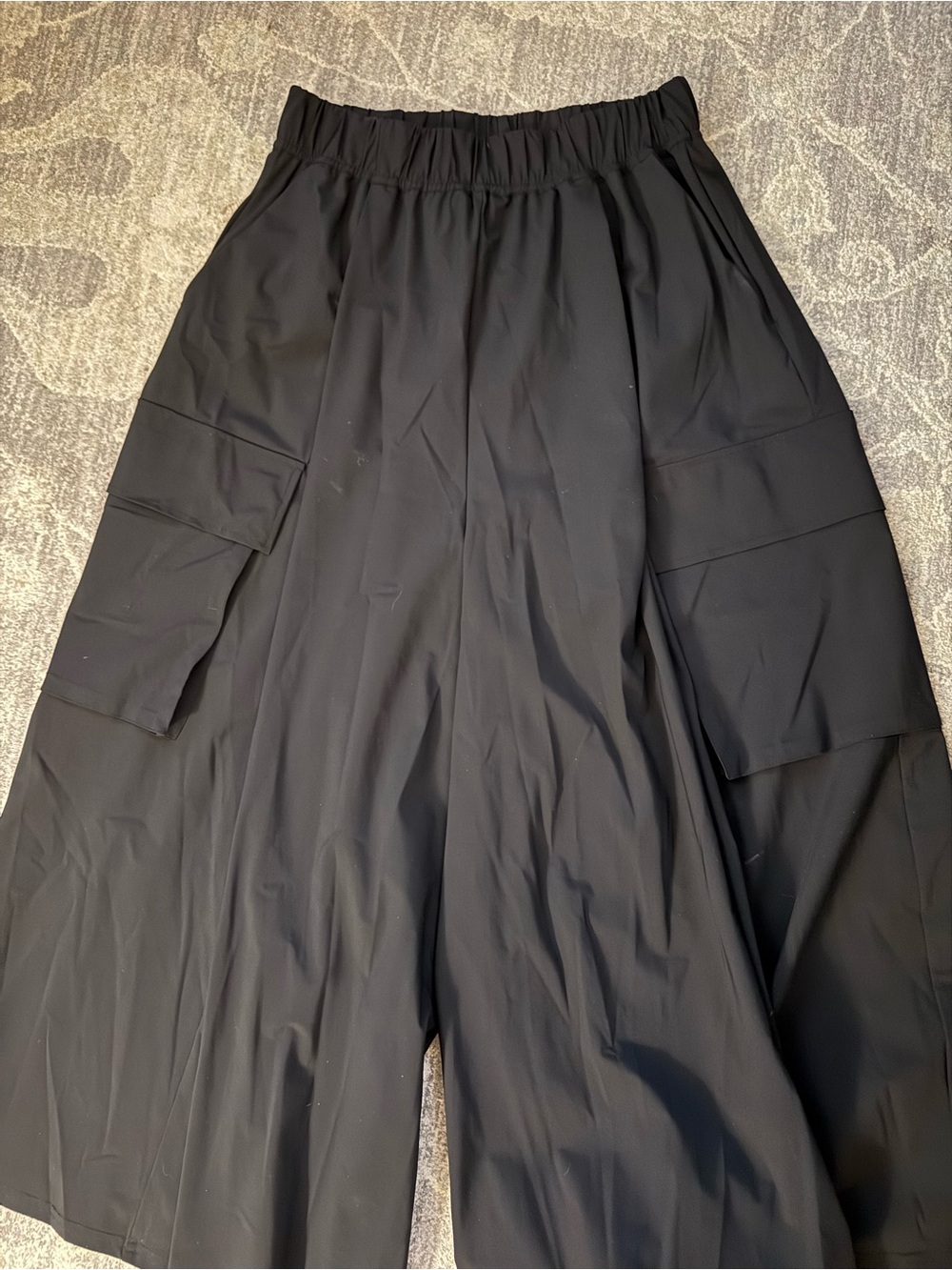 Ruti Wide-Leg Cargo Cropped Pants - Black - Picture 3 of 8
